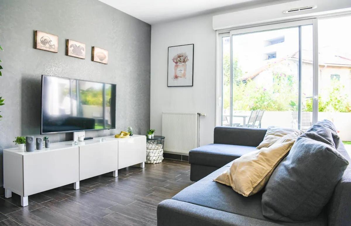 Superbe Appartement Avec Terrasse, Piscine & Parking Prive A 马赛 外观 照片