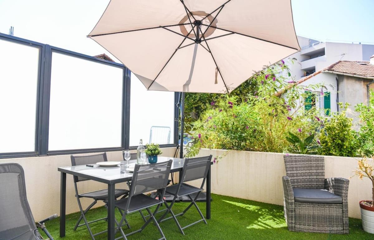 Superbe Appartement Avec Terrasse, Piscine & Parking Prive A 马赛 外观 照片