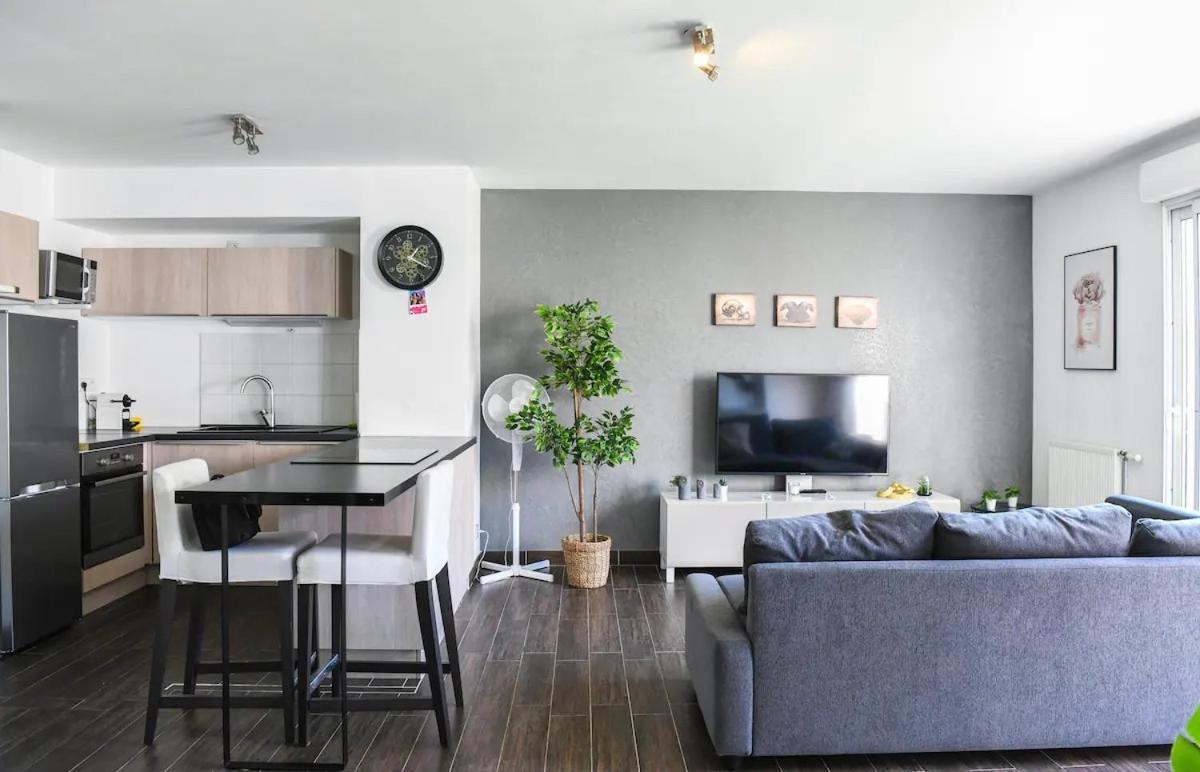 Superbe Appartement Avec Terrasse, Piscine & Parking Prive A 马赛 外观 照片